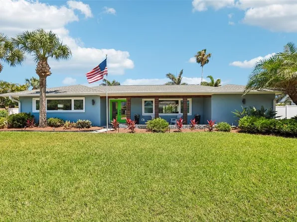 3203 Hibiscus Dr W, Belleair Beach, FL 33786