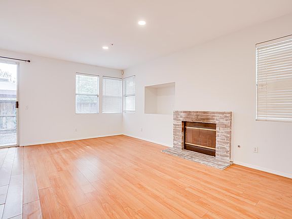 5th image of 20823 Valerio St #30