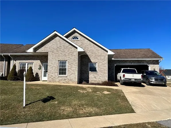 128 Columbus Dr, Punxsutawney, PA 15767
