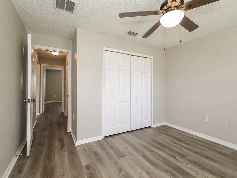 1140 Chesterfield Ct — Photo 14