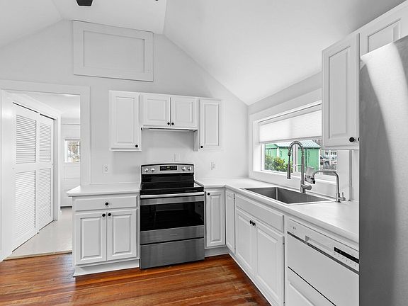 5th image of 107 Jackson Street