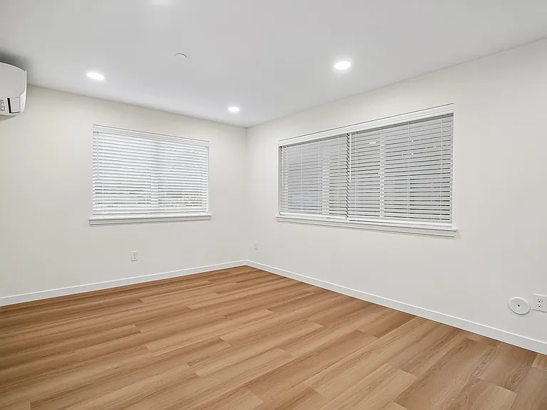 950 Maple Ave #F — Photo 13