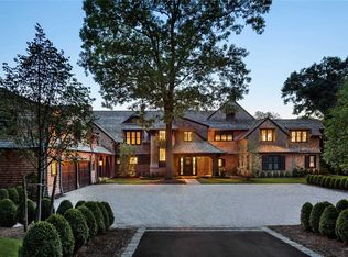 6 Lands End Rd, Locust Valley, NY 11560