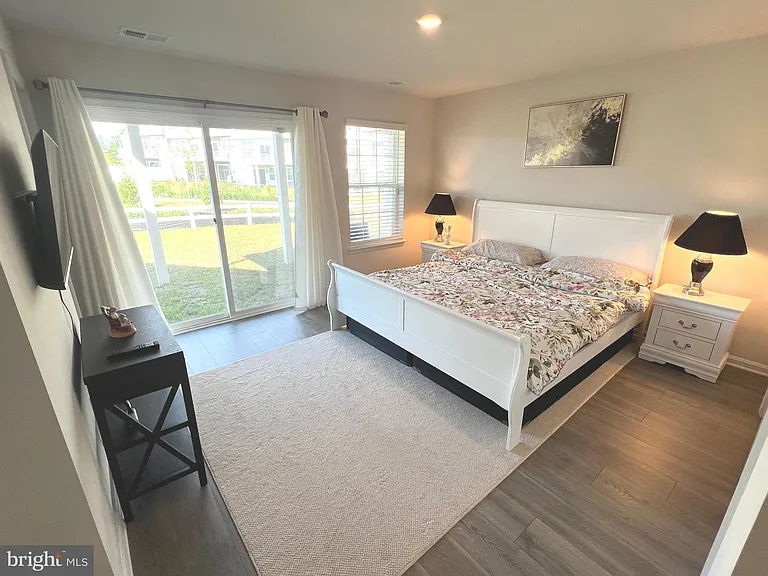 4917 Arcola Rd — Photo 3
