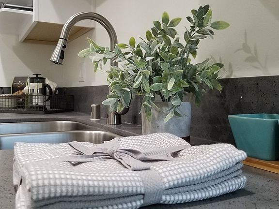 3rd image of 6565 Fountain Ave APT 36