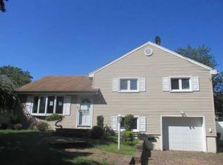 1601 Cornell Dr, Linden, NJ 07036