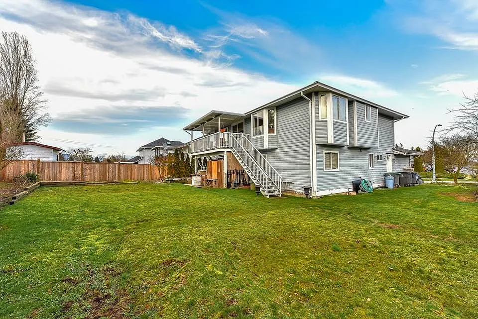 4 bed, $3,350 — Photo 2