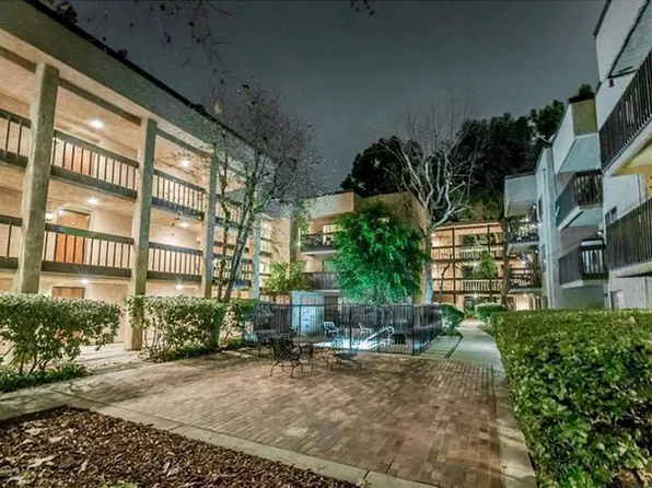 22100 Burbank Blvd Unit 103, Woodland Hills, CA 91367