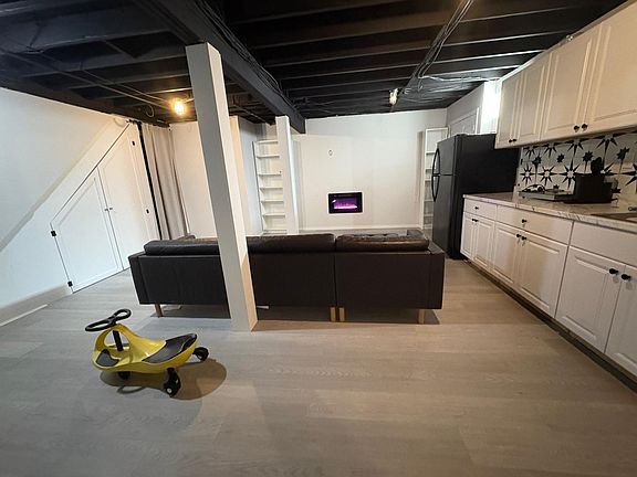 3rd image of 8 Walnut Rd #1B