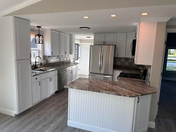 22 South Blueberry Lane, Rochester, NH 03867