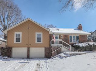 1712 SW 20th St, Blue Springs, MO 64015