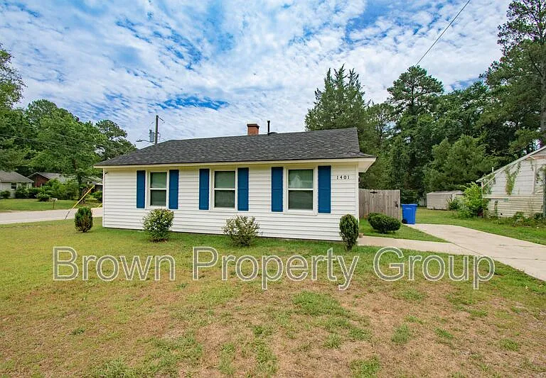 1401 Thelbert Dr — Photo 1