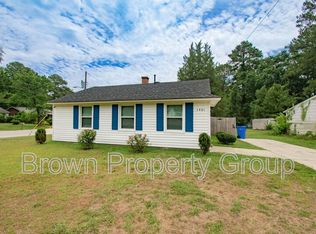 1401 Thelbert Dr, Fayetteville, NC 28301