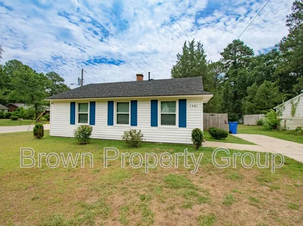 1401 Thelbert Dr, Fayetteville, NC 28301