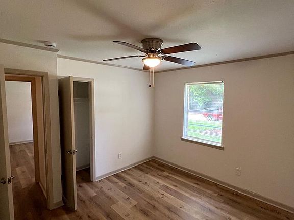 3rd image of 807 Lincoln Dr