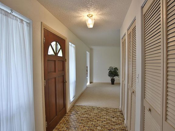 3rd image of 205 N Brighton Dr
