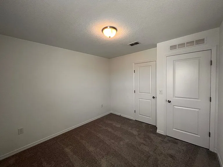 1004 Appleton St — Photo 21