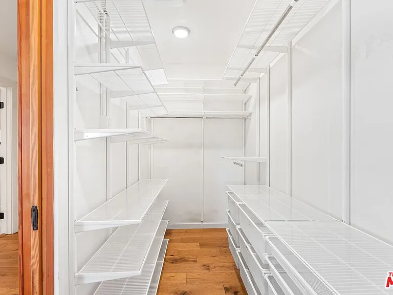 33 E Reef St #4 — Photo 22