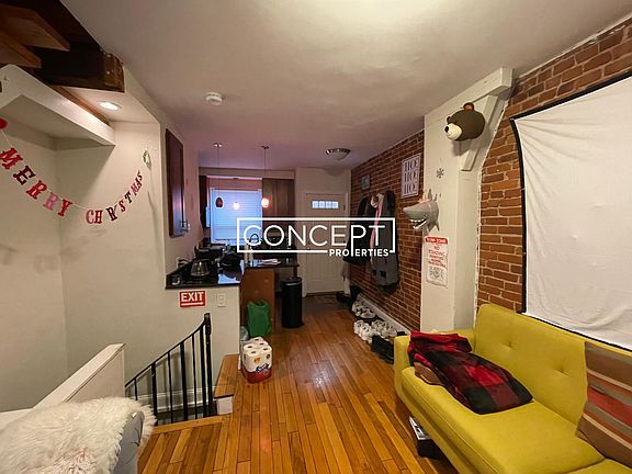 3rd image of 34 Sussex St #_1