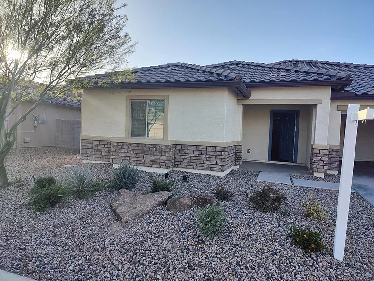 502 W Pintail Dr — Photo 1