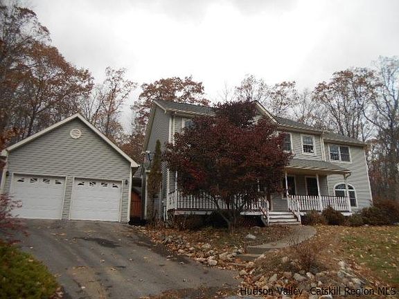 2nd image of 615 Oregon Trl