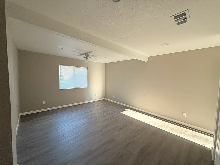 440 S 4th St — Photo 5
