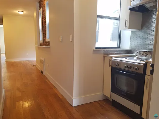 Rented by EXR | media 9