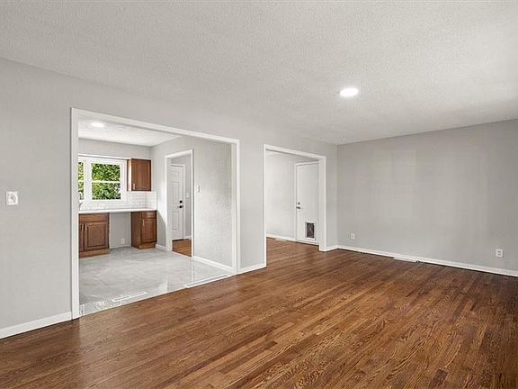 3rd image of 9506 Fremont Ave