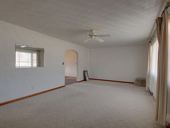 4th image of 3636 Lindell Ave