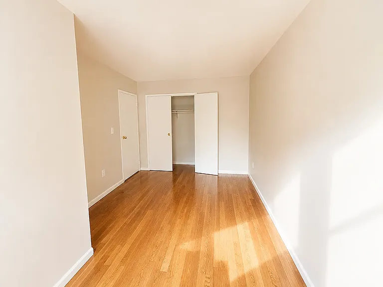 302 Hart St #2 — Photo 9