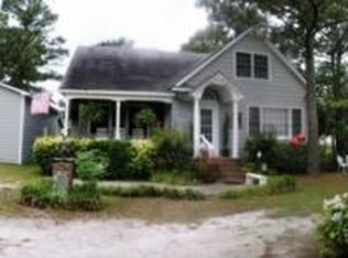 616 Bayview Dr, Harkers Island, NC 28531