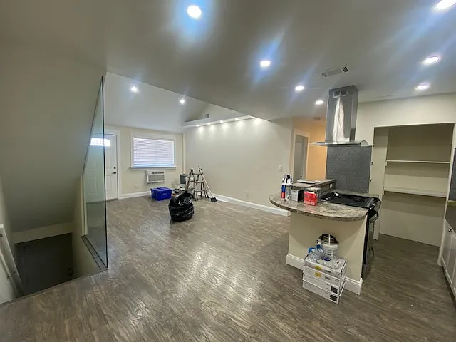 Maple Pkwy — Photo 2