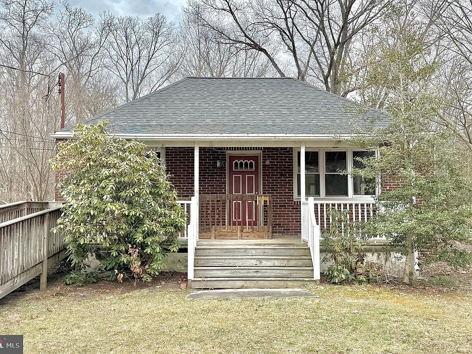 1st image of 830 N Tuckahoe Rd