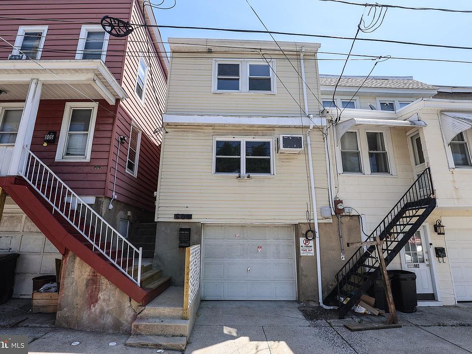 1st image of 804 Water St