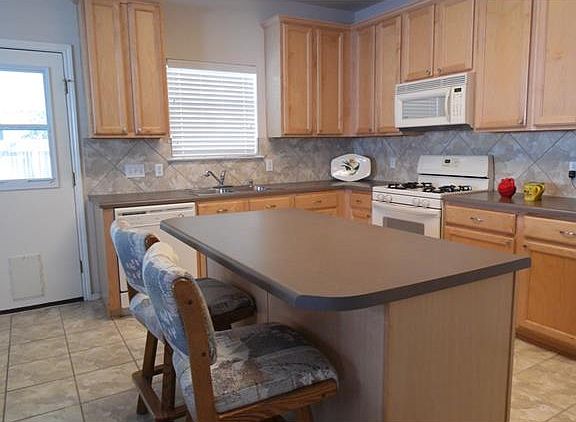 5th image of 3537 Roberto Clemente Ln