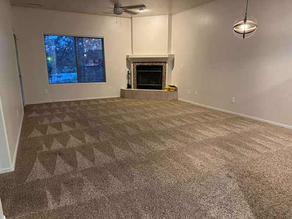 3rd image of 4960 Summit Cir