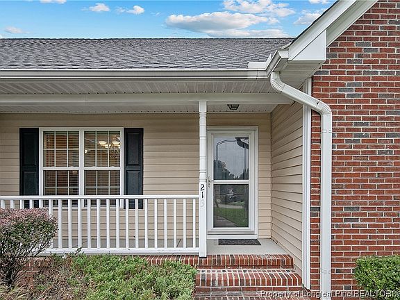 4th image of 213 Royal Briar Ct