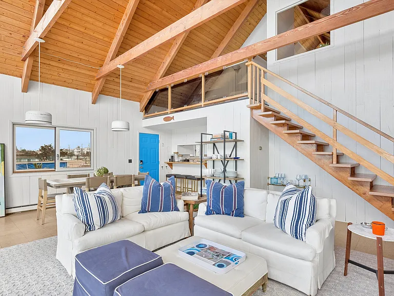 298 Dune Rd — Photo 13