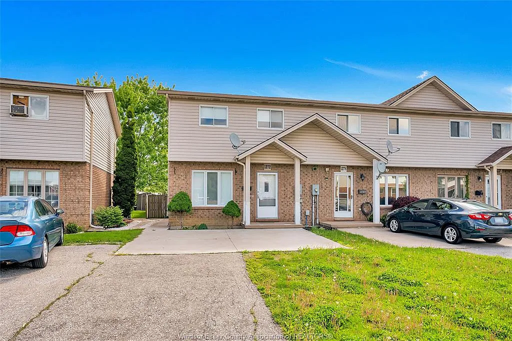 3 bed, 1.5 bath, $2,400 — Photo 1