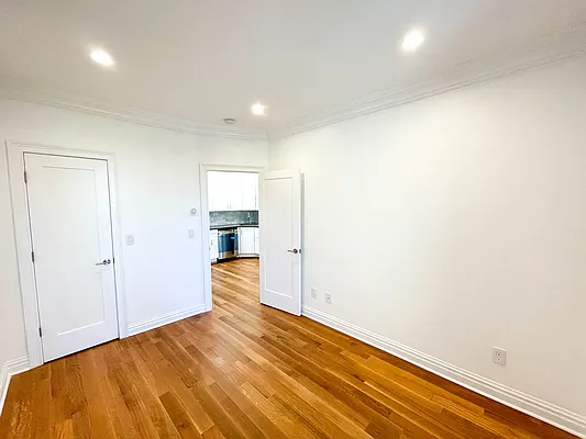 Rented by Francine Realty | media 6
