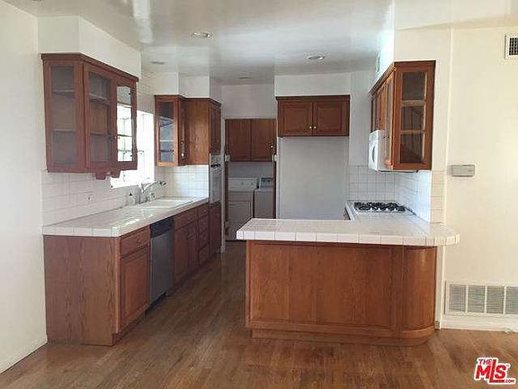5th image of 1204 Bay St APT B