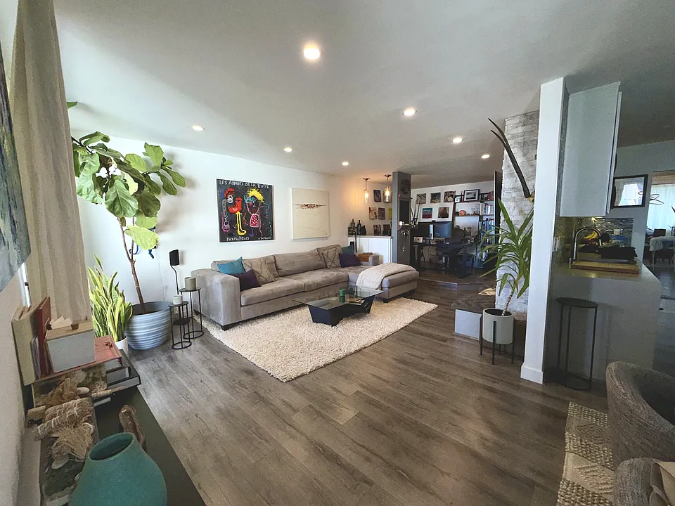 1230 Horn Ave #623