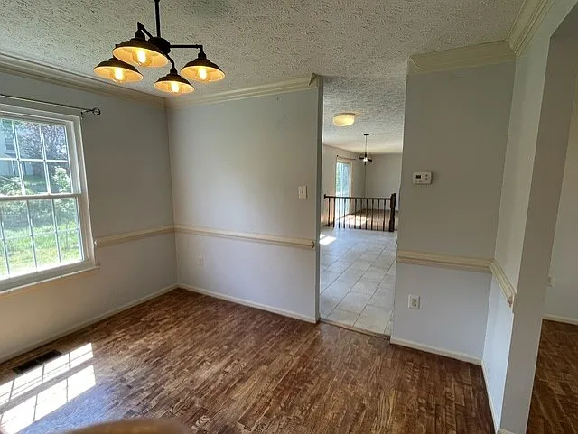 4 bed, 2.5 bath, 1810 sqft, $3,300 — Photo 4