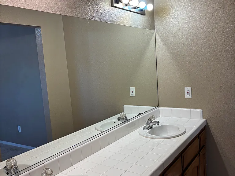 2535 N Locust Ct — Photo 11