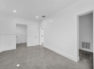 8101 SW 16th St, Miami, FL 33155