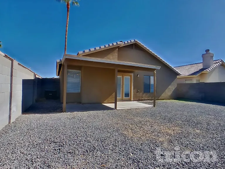 857 E Saragosa St — Photo 13
