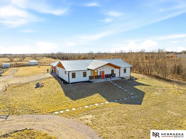 25825 Bennington Rd, Valley, NE 68064