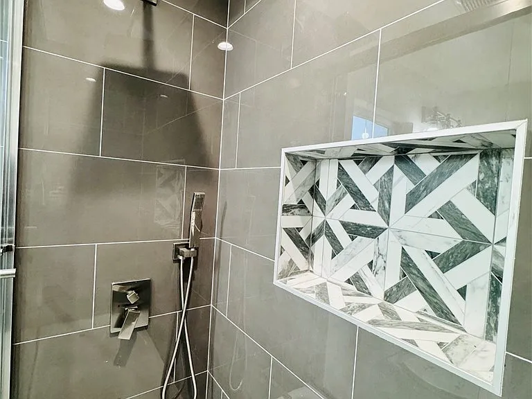 9318 Encino Ave — Photo 26