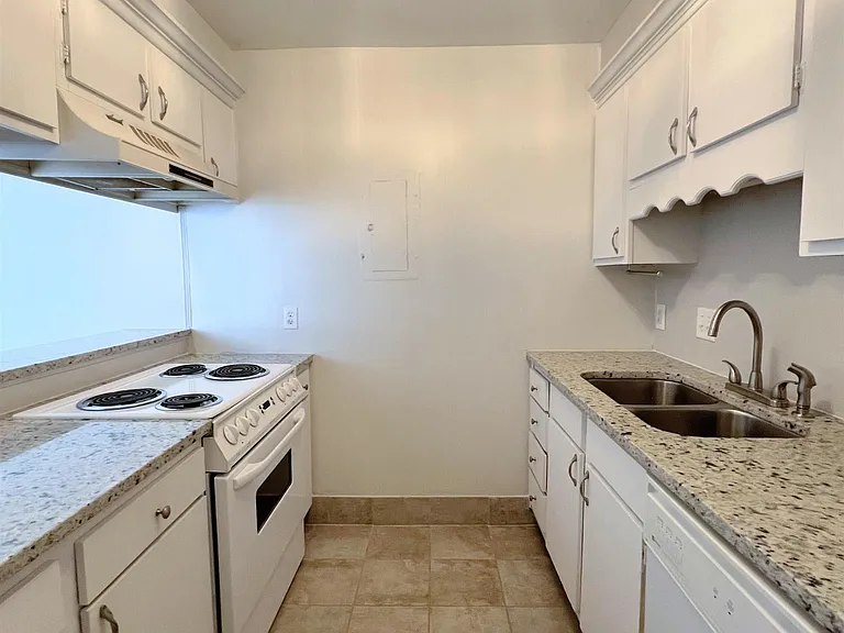 3350 Altamont Rd #C-9 — Photo 6
