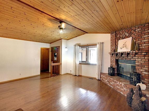 5th image of 536 E Mountain View Blvd